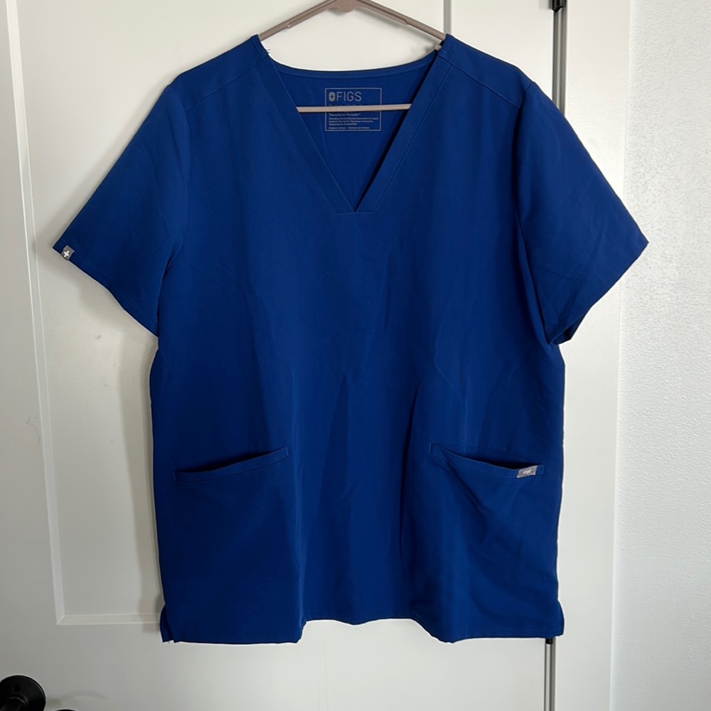 Figs scrub top